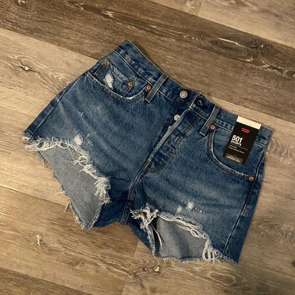 Levi 501 jean shorts - Picture 1 of 3